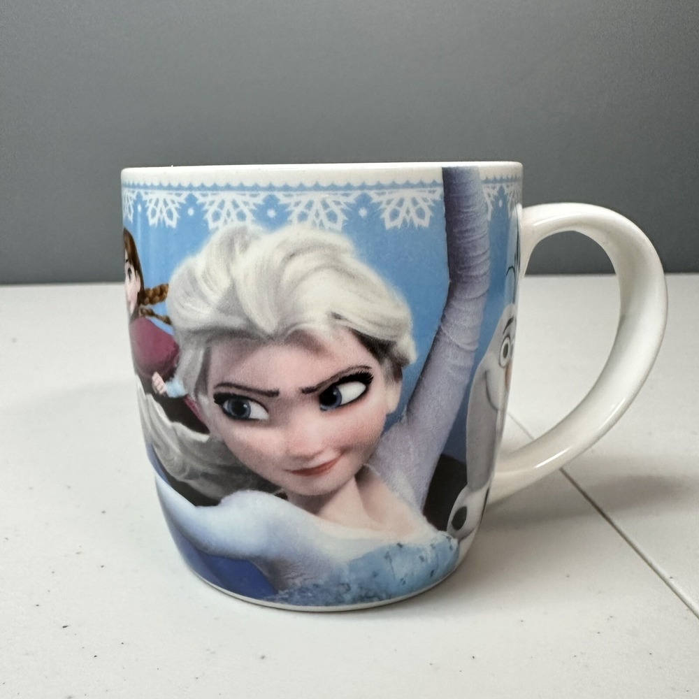Disney Frozen Elsa and Anna "Let is Snow" 12 Ounce Porcelain Zaki Mug Gift